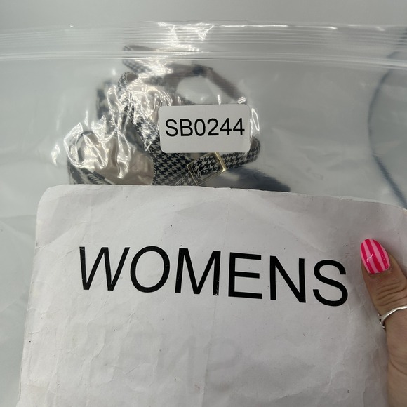 Betsey Johnson Shoes Womens Size 9.5M Black White Houndstooth Melanni Heels‎ Bow - Picture 13 of 13